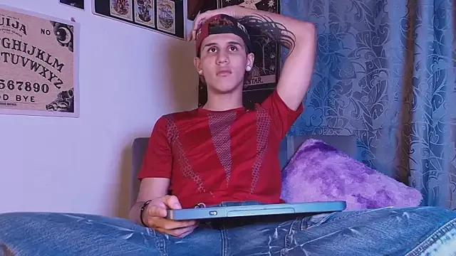 _realwav on StripChat 