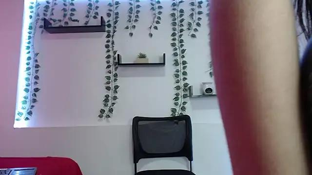 adara_fox2 on StripChat 