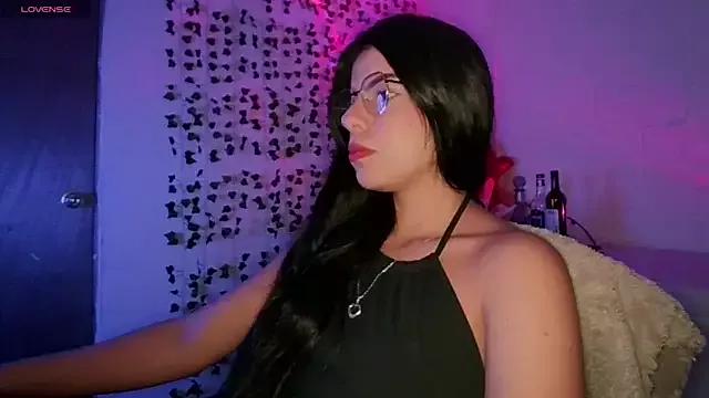Adararose1 on StripChat 