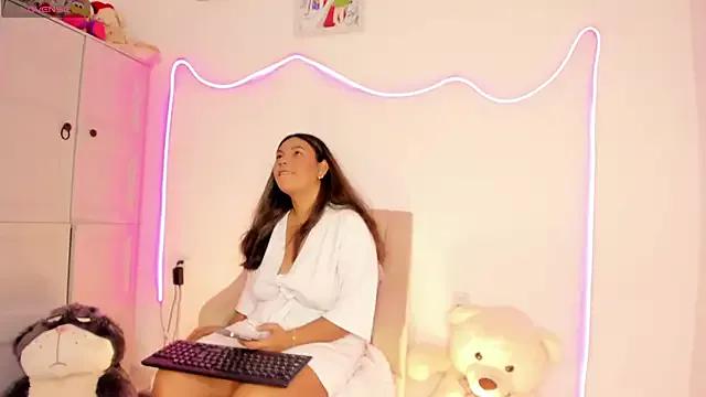 aileen_violet on StripChat 