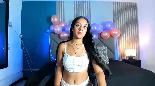 AlaiaRoy on StripChat 