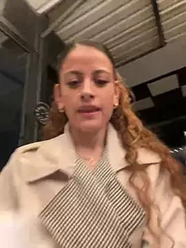 alana15 on StripChat 
