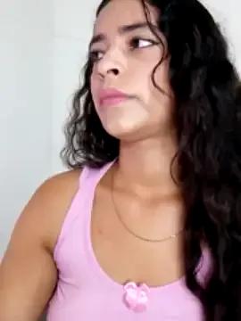 AlejaBlanco on StripChat 