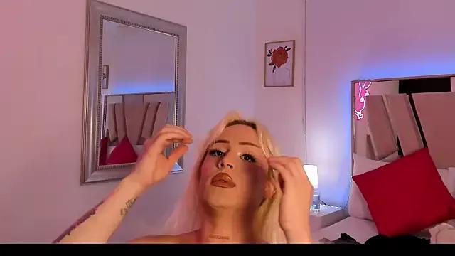 AlexaWiinter on StripChat 