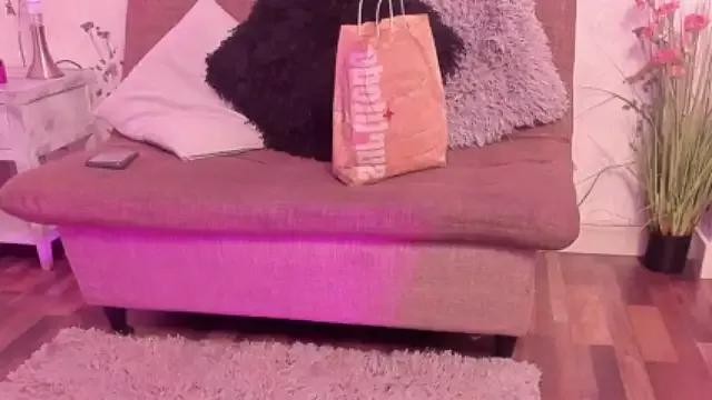 AliyahStone on StripChat 