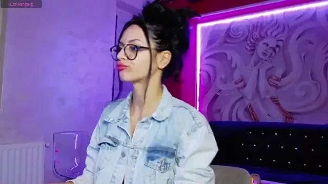 AllexisBlazee on StripChat 