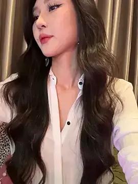 Almiraa68 on StripChat 