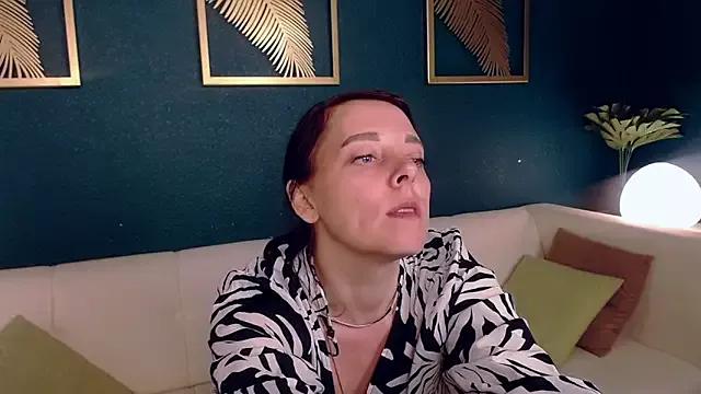 AmyNewton on StripChat 