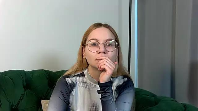 AnidiBerry on StripChat 