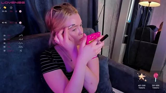 Asya__Kiss on StripChat 