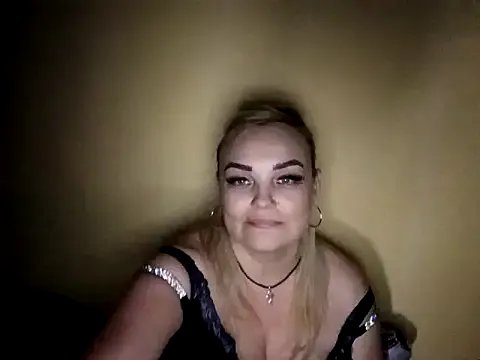 AureliaLove35 — Private on StripChat