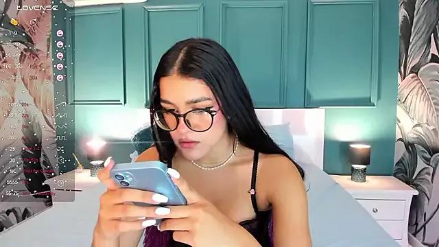 AuroraParisi on StripChat 