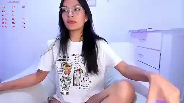 barbie_brunette3 on StripChat 