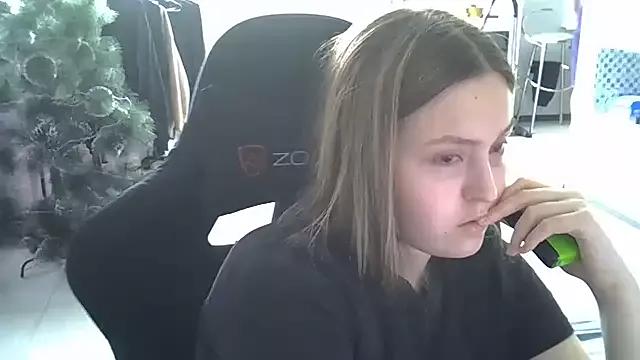 Bee_Belly on StripChat 