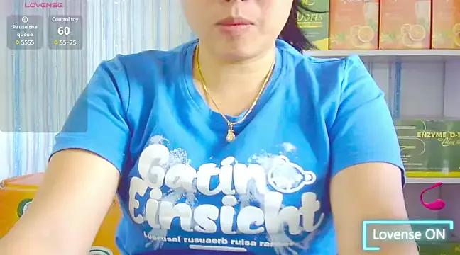 beegirl09 on StripChat 