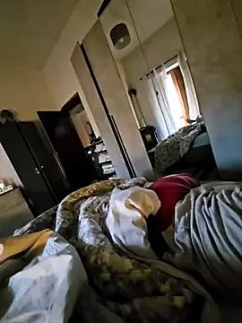 bella82 on StripChat 