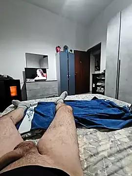 bella82 on StripChat 