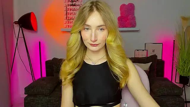 bella__rose on StripChat 