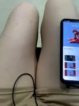 Bella_Quiny on StripChat 
