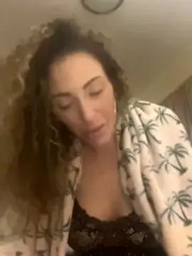 BellaT23 on StripChat 