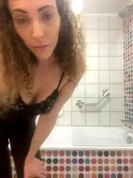 BellaT23 on StripChat 