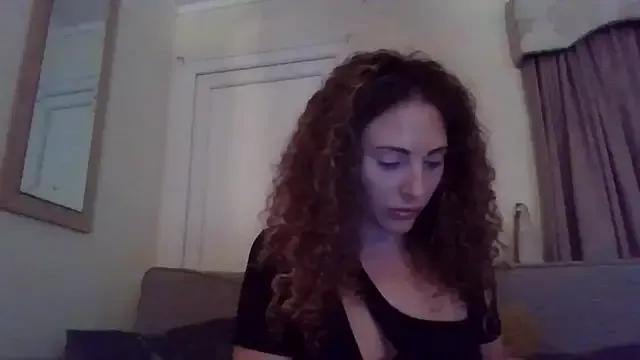 BellaT23 on StripChat 