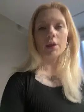 BlondeDoll_'s avatar