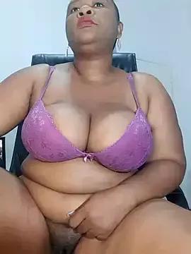 Bootyliciousbbw12 on StripChat 