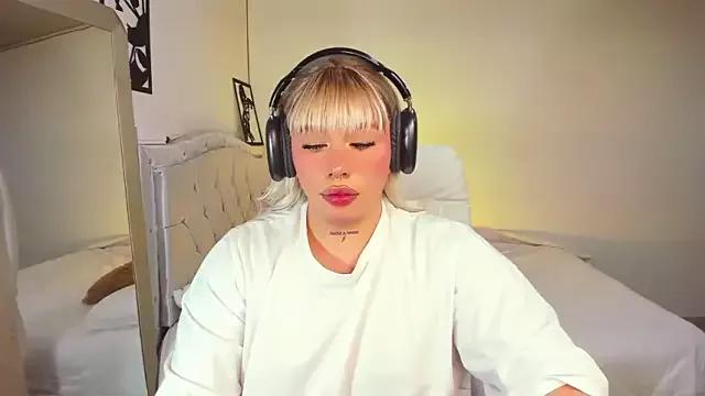 Bratz__BigCock__ on StripChat 