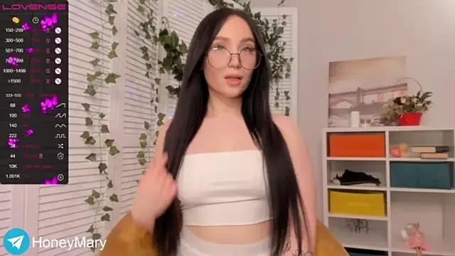 bunnyhoneya on StripChat 