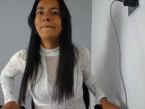 canelita_33 on StripChat 