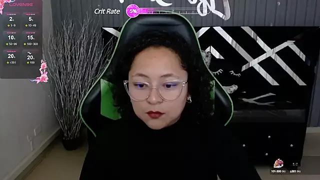 caroline_a06 on StripChat 