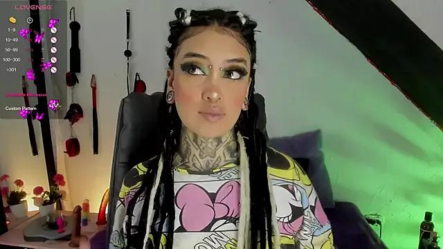 Cata_green on StripChat 
