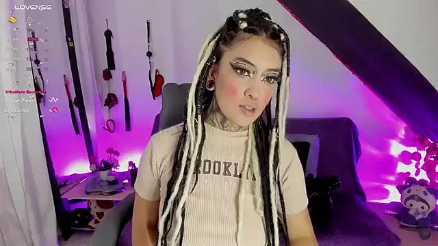 Cata_green on StripChat 
