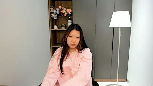 CateBrittle on StripChat 