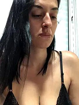 Catmila94 — Gozar baixinho com a me em casa 
