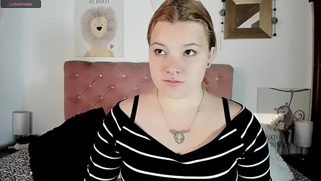 CelessteRedds on StripChat 