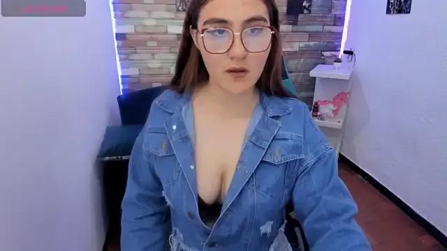 conniejames_m on StripChat 