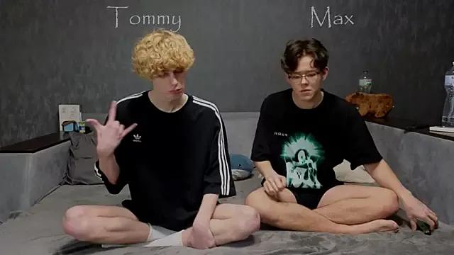 curlytommy on StripChat 