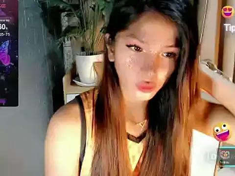 Cutierhyxx on StripChat 