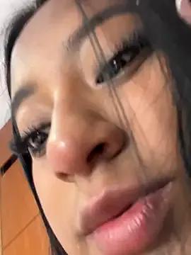 Daaphne_18 on StripChat 