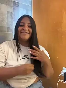 Daaphne_18 on StripChat 