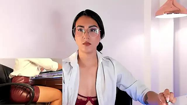 DaraBeckett on StripChat 