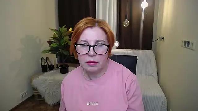 DayanaMailly on StripChat 