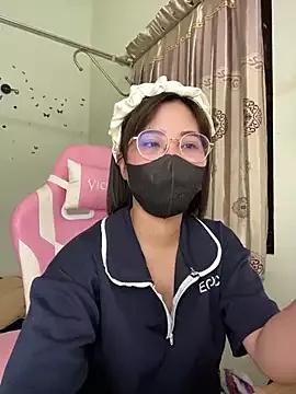 Diianh21 on StripChat 