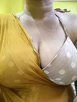 Diiyyaa-29 on StripChat 