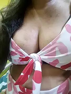 Diiyyaa-29 on StripChat 