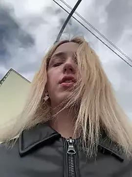 DollyTall on StripChat 