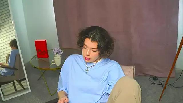 EasterHaseff on StripChat 