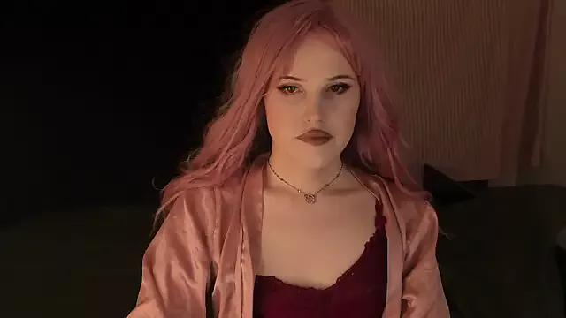 EffieMinki on StripChat 